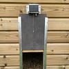 Porte automatique anticrocpoule sur poulailler en bois